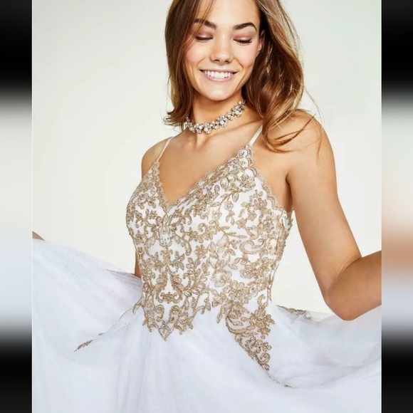 TLC Say Yes To The Prom Dress - Picture 4 of 14